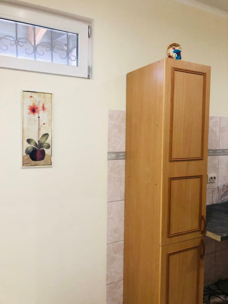 Guest House Nadia Sukhumi Esterno foto