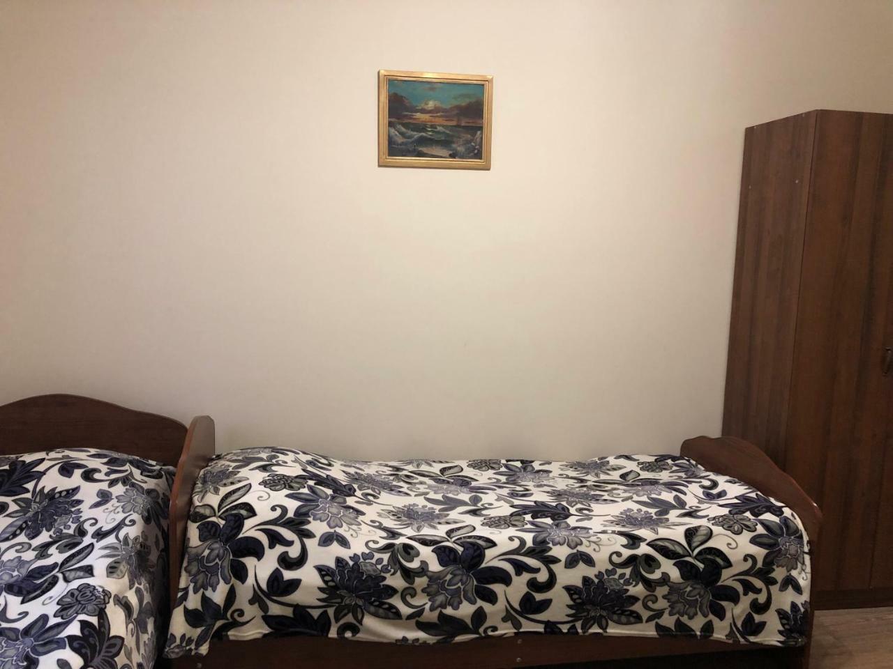 Guest House Nadia Sukhumi Esterno foto